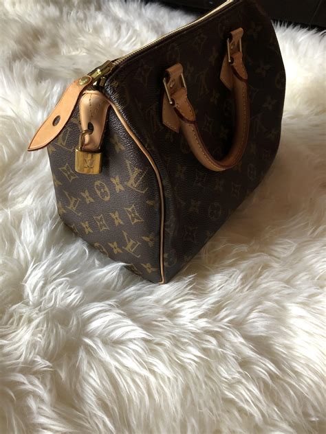 louis vuitton bag under 2000.